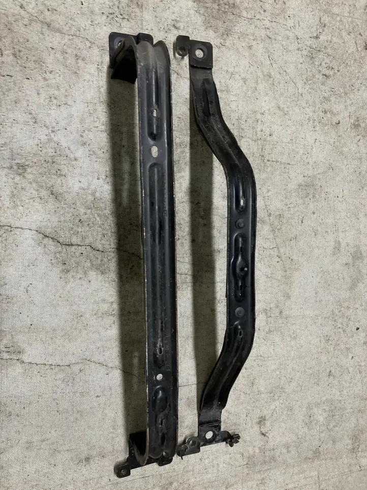 Volvo XC60 (2008 - 2013) 6G919057AF Кронштейн топливного бака — фото 2
