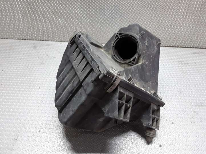 8D0129607 Volkswagen PASSAT B5 Oro filtro dėžė