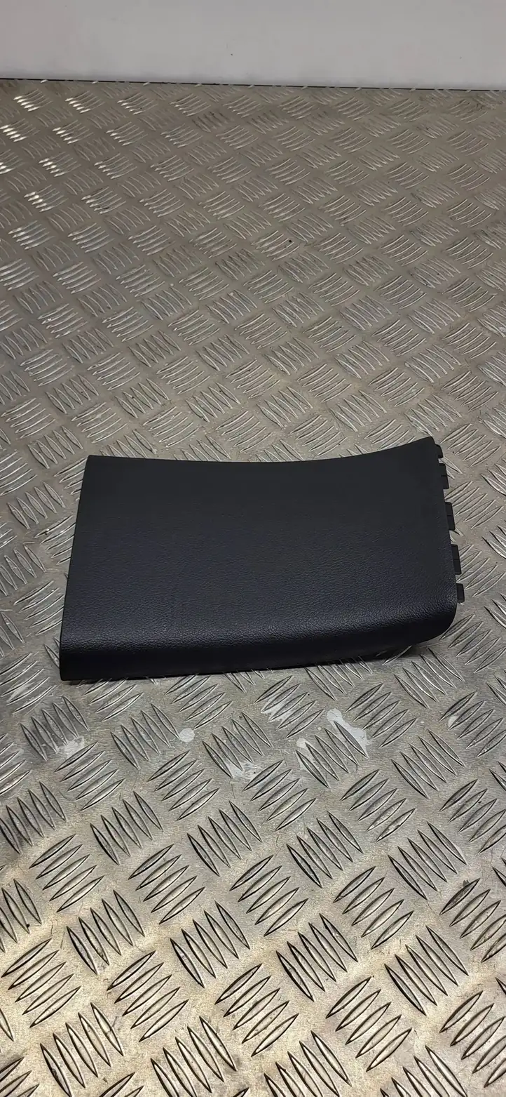 Mitsubishi Outlander (2016 - 2018) 8011A996ZZ Прочие детали салона — фото 3