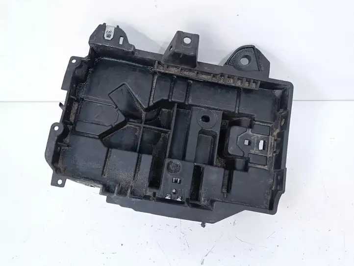Jeep Cherokee (2013 - 2017) 68186053AG Площадка аккумулятора — фото 6