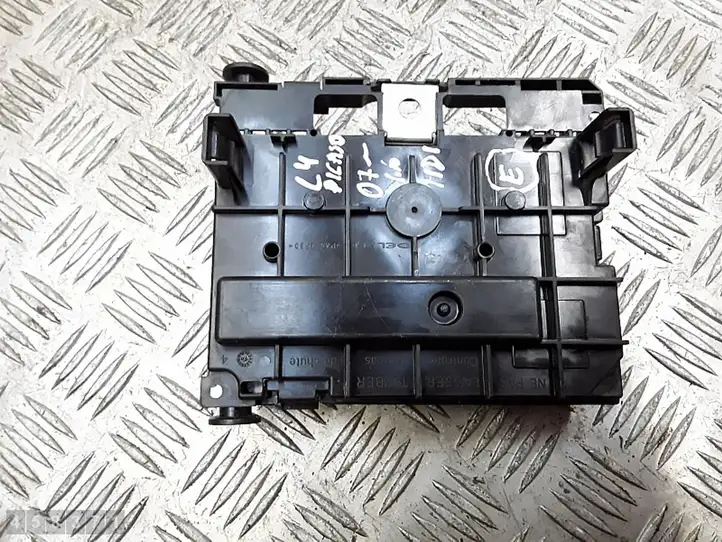 Citroen C4 I Picasso (2006 - 2013) 9661708080 Блок предохранителей — фото 5