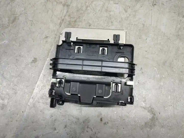 Porsche Panamera (970) (2009 - 2013) 97061826301 Кронштейн ЭБУ двигателя — фото 3