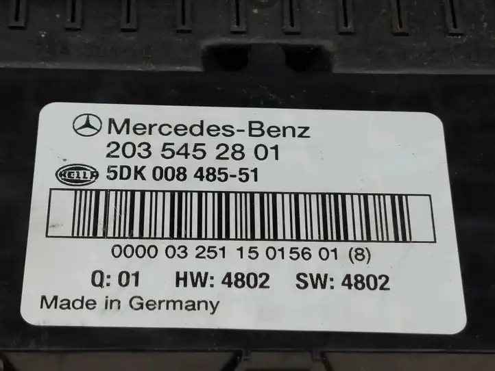 Mercedes-Benz C W203 (2000 - 2007) 2035452801 Блок предохранителей — фото 5