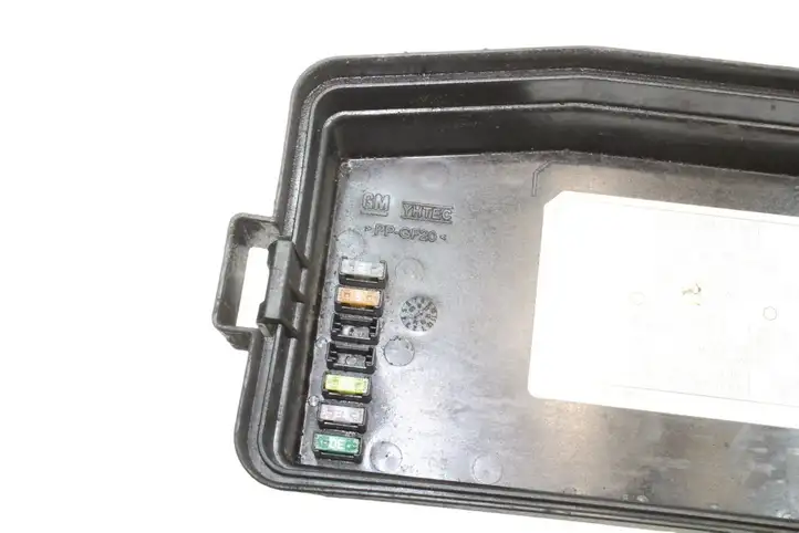 Chevrolet Captiva (2006 - 2011) Крышка ящика предохранителей — фото 6