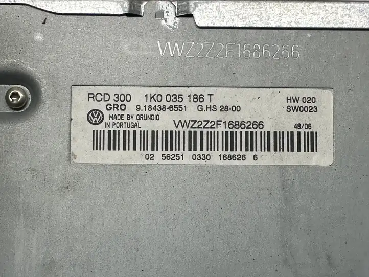 Volkswagen PASSAT B6 (2005 - 2010) 1K0035186T Магнитола / мультимедийная система — фото 4