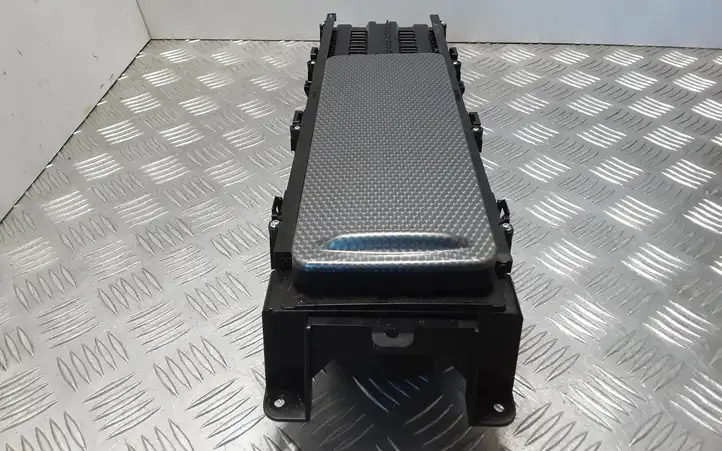 Land Rover Range Rover Sport L494 (2013 - 2017) DK62045H62BD Передний подстаканник — фото 1