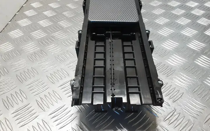 Land Rover Range Rover Sport L494 (2013 - 2017) DK62045H62BD Передний подстаканник — фото 3