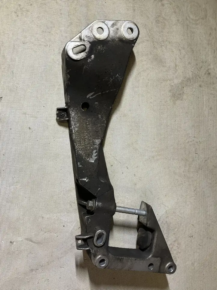 BMW 3 F30 F35 F31 (2012 - 2018) 6769281 Кронштейн переднего редуктора — фото 2