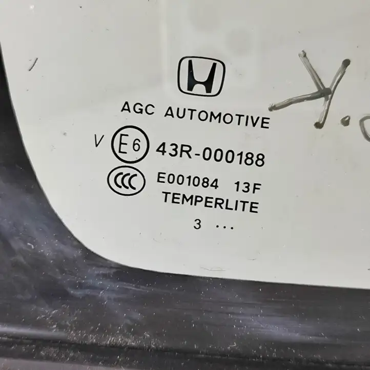 Honda CR-V (2022 - ) 735623B4H01 Заднее боковое стекло — фото 5