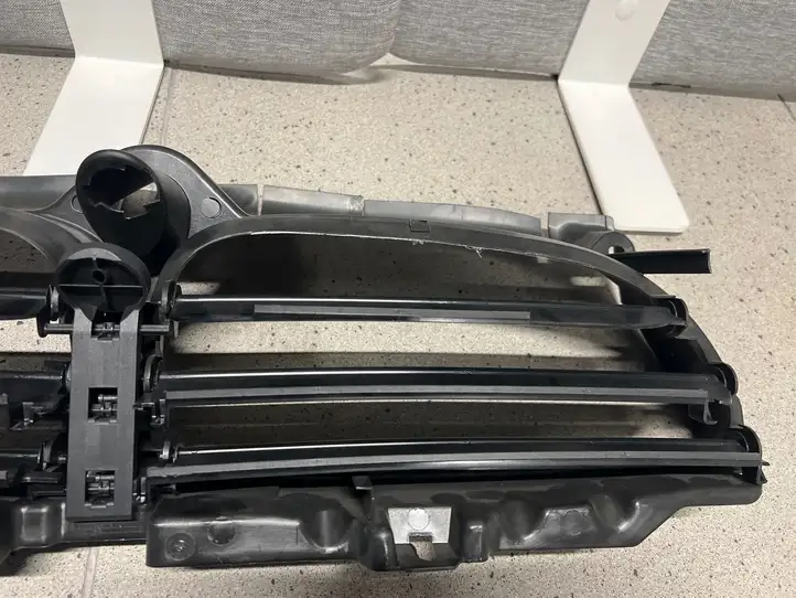 BMW 5 E60 E61 (2004 - 2010) 51717050537 Дефлектор воздуха — фото 2