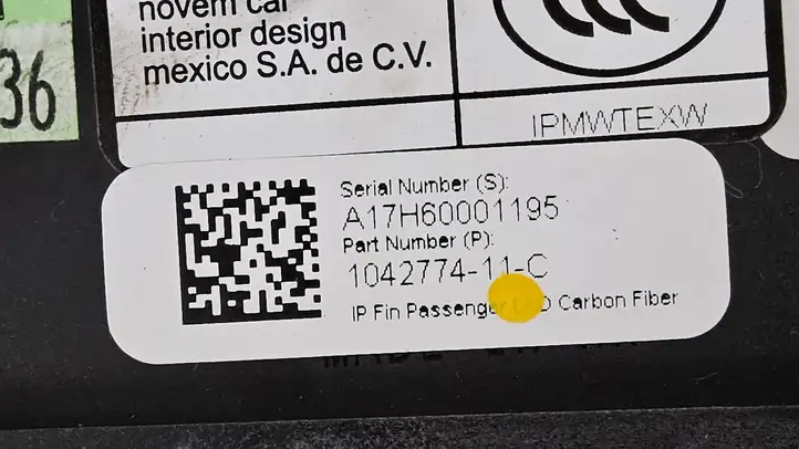 Tesla Model X (2015 - 2021) 104277411C Декоративная планка — фото 5
