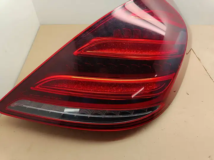 Mercedes-Benz S W222 (2013 - ) A2229067004 Задний фонарь в крышке багажника — фото 2
