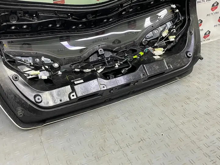 Toyota Prius Prime (2017 - ) 6700547910 Крышка багажника — фото 5