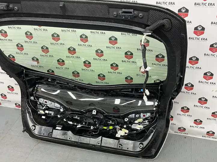 Toyota Prius Prime (2017 - ) 6700547910 Крышка багажника — фото 6