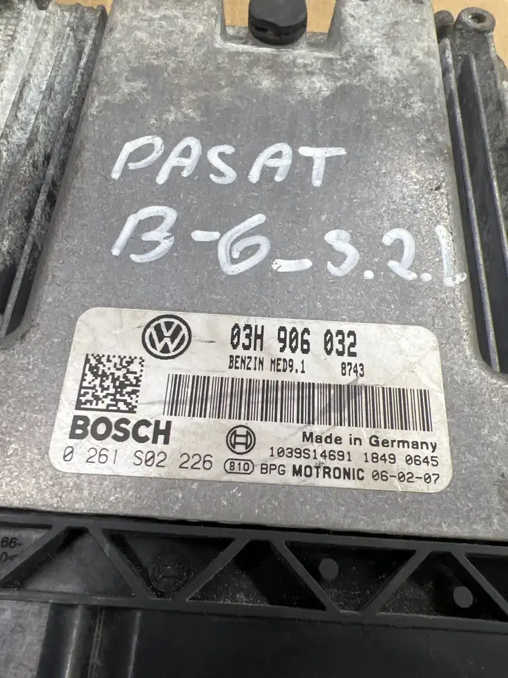 Volkswagen PASSAT B6 (2005 - 2010) 03H906032 Прочие блоки управления — фото 3