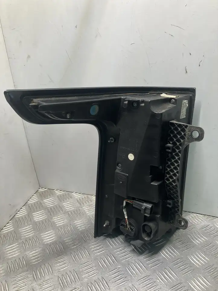Land Rover Range Rover L405 (2012 - 2017) L90006904 Задний фонарь в кузове — фото 8