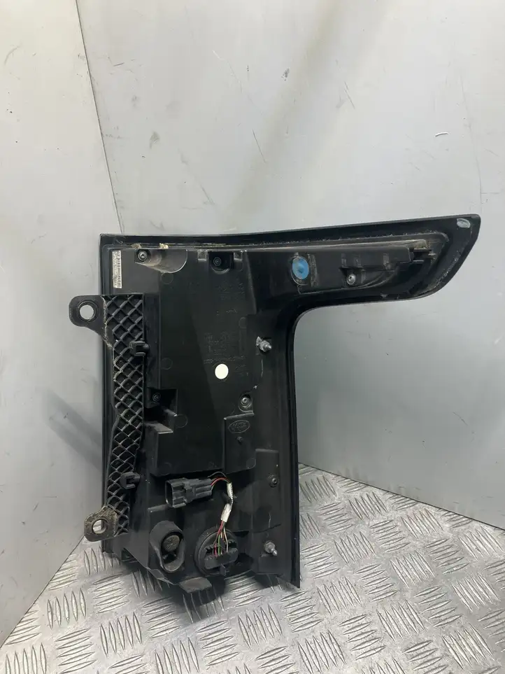 Land Rover Range Rover L405 (2012 - 2017) L90006905 Задний фонарь в кузове — фото 10