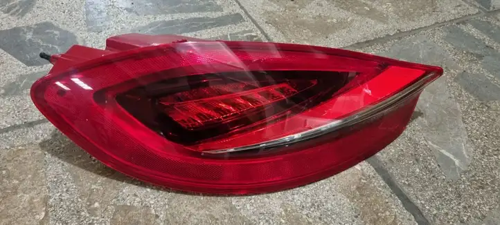 Porsche Boxster 981 (2012 - 2016) 98163114511 Задний фонарь в кузове — фото 1