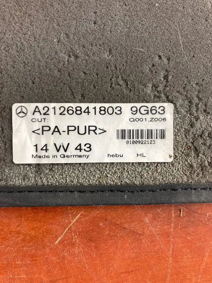 Mercedes-Benz E W212 (2009 - 2016) A2126841803 Коврик для второго ряда — фото 2