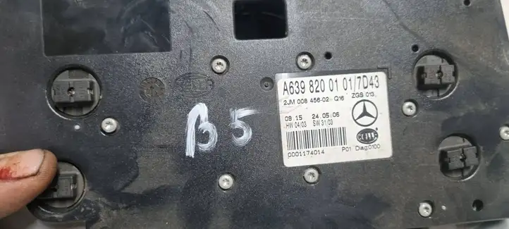 Mercedes-Benz Vito Viano W639 (2003 - 2010) A6398200101 Передняя подсветка — фото 4
