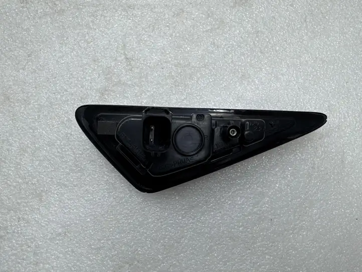 Tesla Model 3 (2017 - 2023) 1125107 Боковая камера в крыле — фото 8