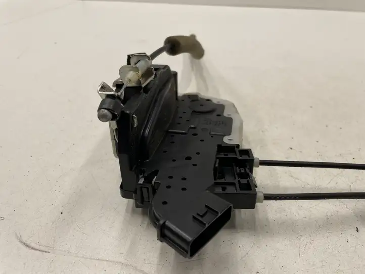 Nissan Juke I F15 (2010 - 2018) Замок задней двери — фото 3