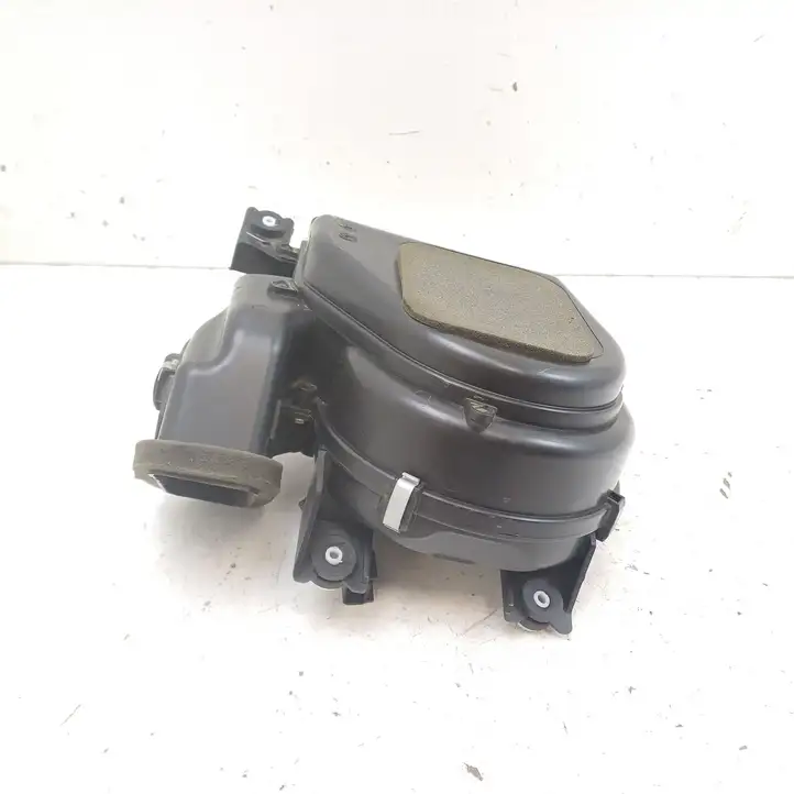Chevrolet TrailBlazer (2001 - 2005) Z901GJ01A Детали воздухозаборника — фото 9