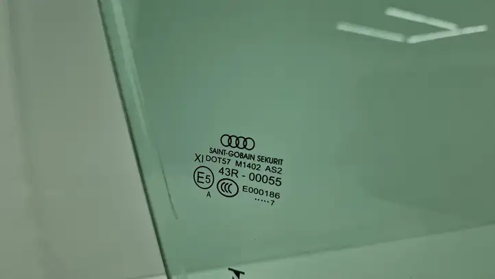 Audi A4 S4 B9 (2015 - 2019) 8W0845022 Стекло передней двери — фото 4