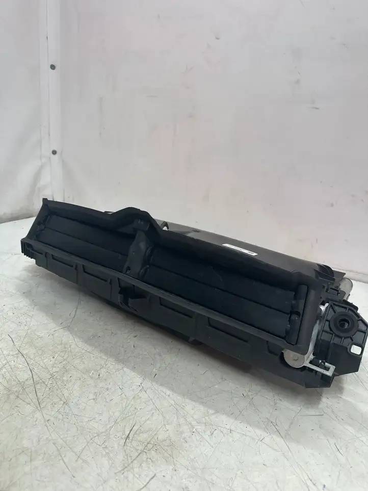 Tesla Model 3 (2017 - 2023) 107673200H Дефлектор воздуха — фото 5