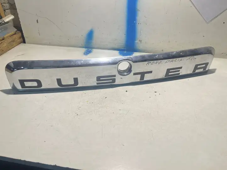 Dacia Duster (2010 - 2017) Подсветка номера — фото 2