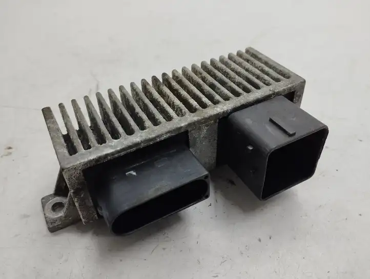 Nissan Juke I F15 (2010 - 2018) 8200558438A Реле накала свечей — фото 1