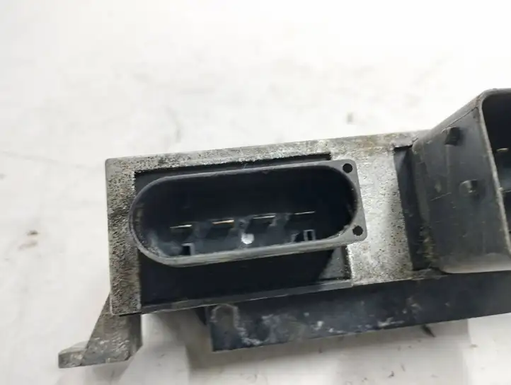 Nissan Juke I F15 (2010 - 2018) 8200558438A Реле накала свечей — фото 4