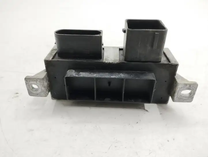 Nissan Juke I F15 (2010 - 2018) 8200558438A Реле накала свечей — фото 5
