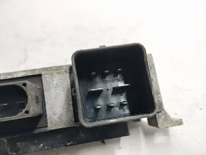 Nissan Juke I F15 (2010 - 2018) 8200558438A Реле накала свечей — фото 6