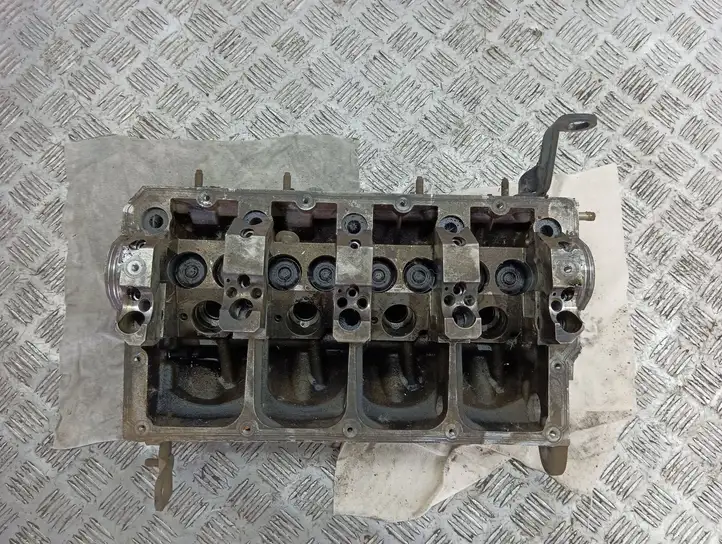 Audi A4 S4 B6 8E 8H (2000 - 2006) 038103373R Головка блока цилиндров — фото 1