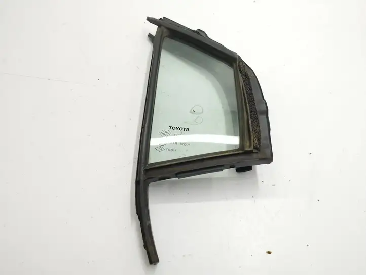 Toyota Yaris (2005 - 2009) E1743R00097 Треугольное стекло кузова — фото 1