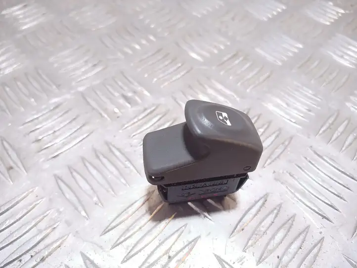 Renault Scenic I (1996 - 2003) Кнопка стеклоподъемников — фото 1