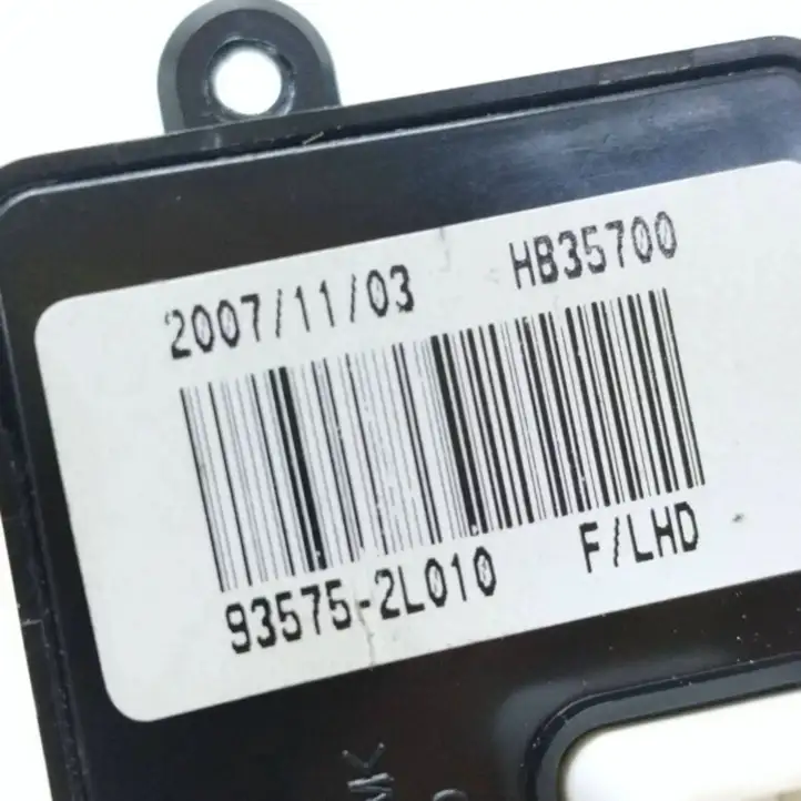 Hyundai i30 (2007 - 2012) 935752L010 Блок кнопок стеклоподъемников — фото 6