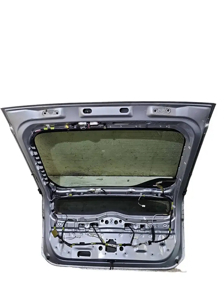 Toyota Prius (XW20) (2003 - 2009) Крышка багажника — фото 3