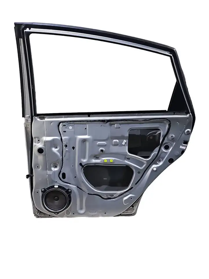 Toyota Prius (XW20) (2003 - 2009) Задняя дверь — фото 2