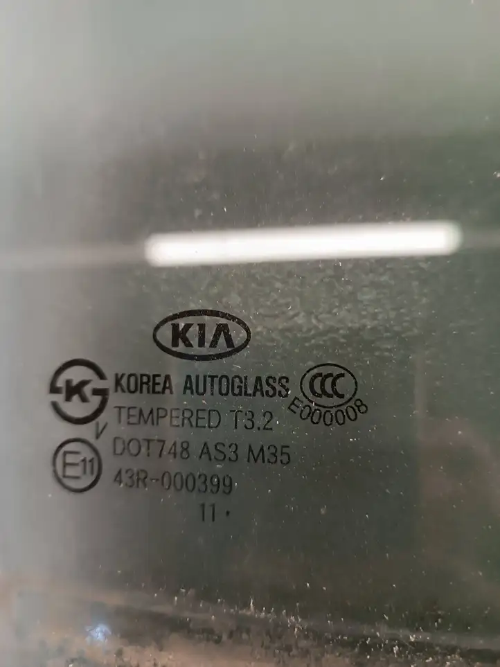 Kia Sorento (2009 - 2014) 43R000399 Заднее боковое стекло — фото 3