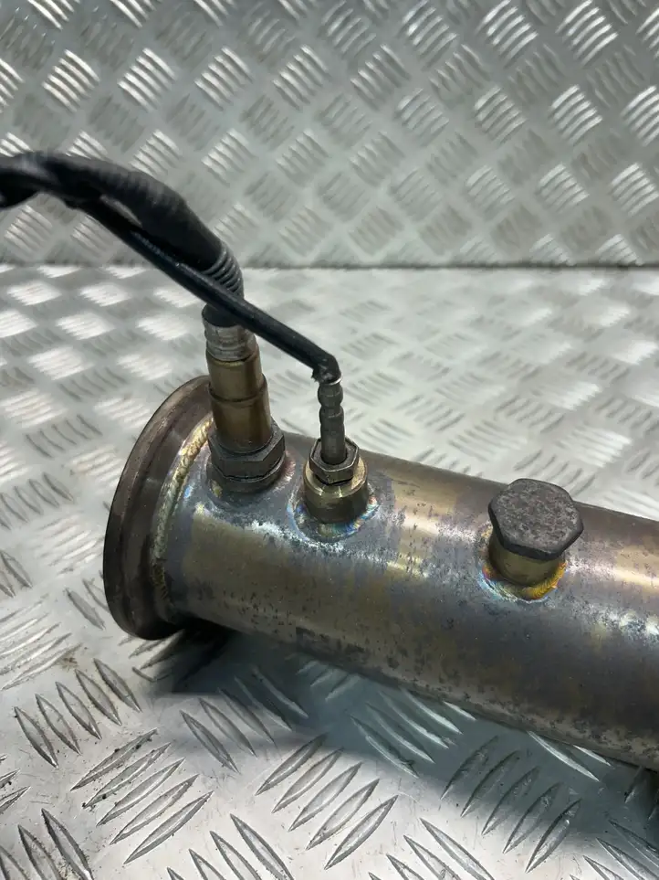 BMW 5 F10 F11 (2009 - 2016) DOWNPIPE Соединение выхлопной системы — фото 2