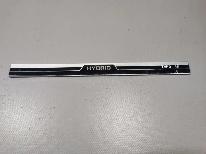 Toyota Yaris (2019 - ) Эмблема модели — фото 1