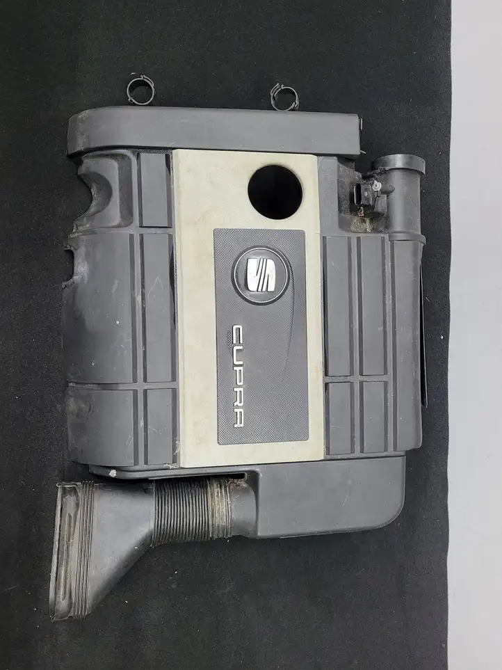 Seat Leon (1P) (2005 - 2012) 06F133837AD Крышка двигателя декоративная — фото 2