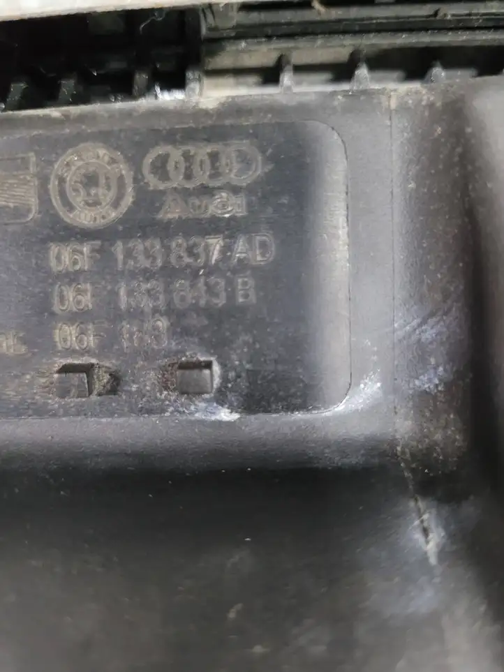 Seat Leon (1P) (2005 - 2012) 06F133837AD Крышка двигателя декоративная — фото 3