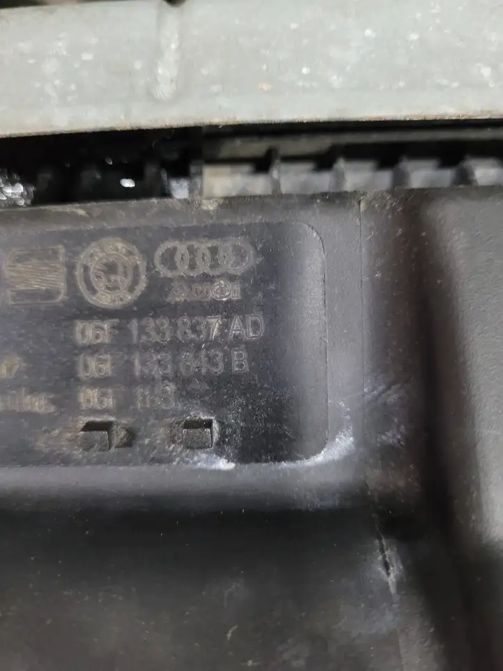 Seat Leon (1P) (2005 - 2012) 06F133837AD Крышка двигателя декоративная — фото 4