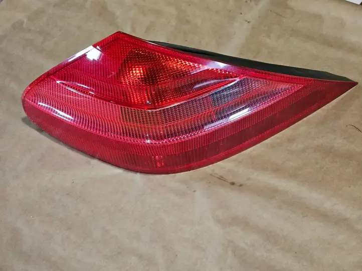 Mercedes-Benz SL R230 (2001 - 2012) A2308200164 Задний фонарь в кузове — фото 1