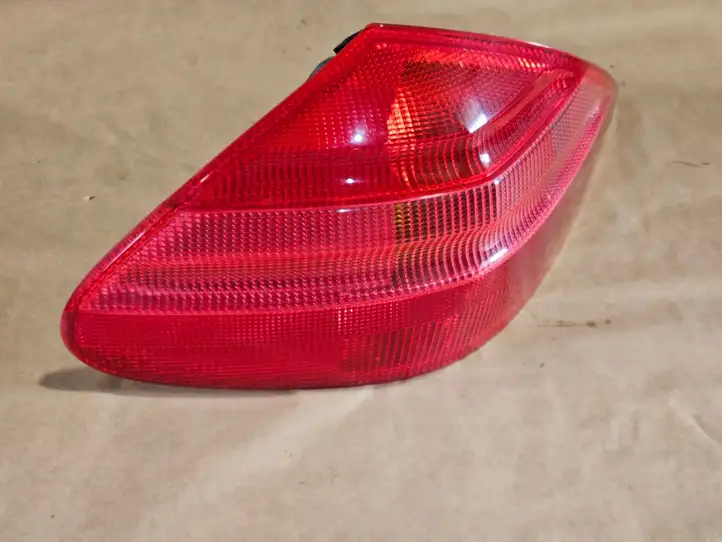 Mercedes-Benz SL R230 (2001 - 2012) A2308200164 Задний фонарь в кузове — фото 2