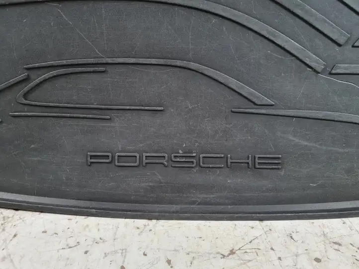 Porsche Cayenne (92A) (2011 - 2017) 95804400017 Резиновый коврик багажника — фото 7