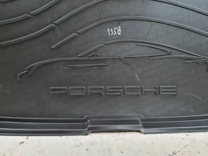 Porsche Taycan 9J1 (2019 - ) 9J104400001 Резиновый коврик багажника — фото 2
